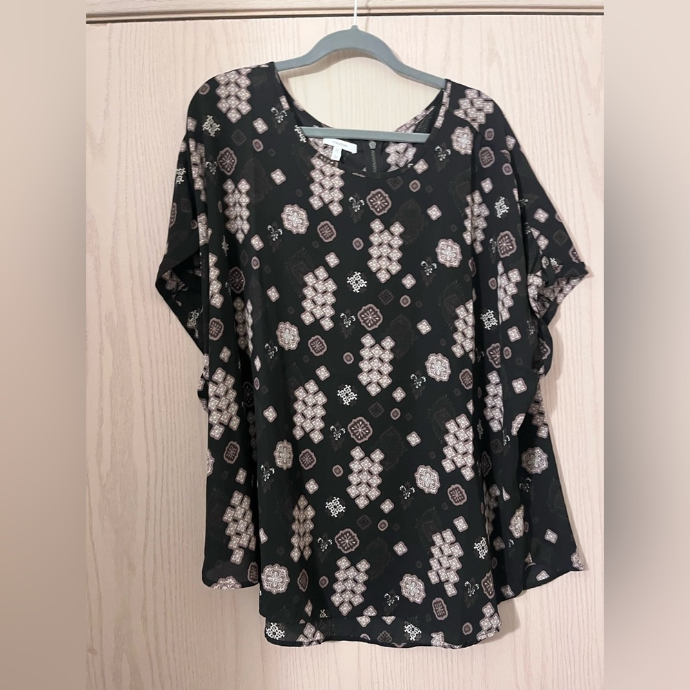 Maurices Black and Tan Women's Top